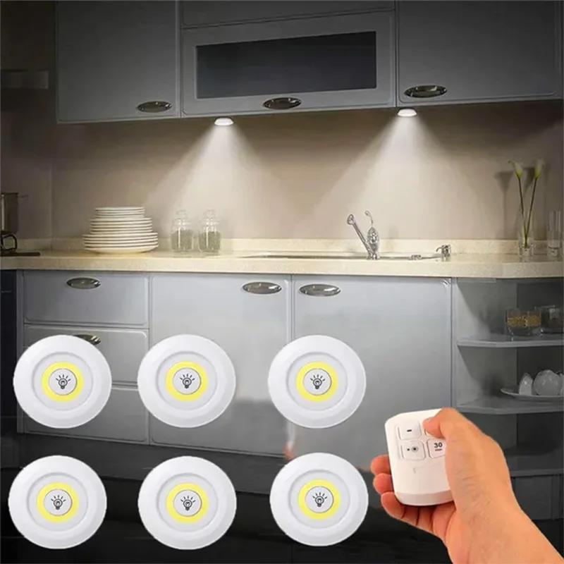 調光可能な LED アンダーキャビネットライト リモコン付き 電池式 LED クローゼットライト ワードローブ バスルーム照明 ナイトライト